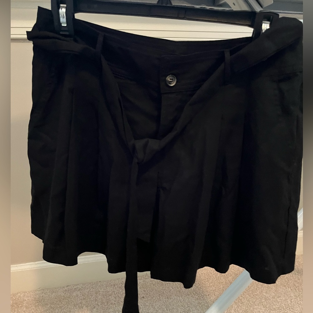 New cotton/linen dress shorts with sash.